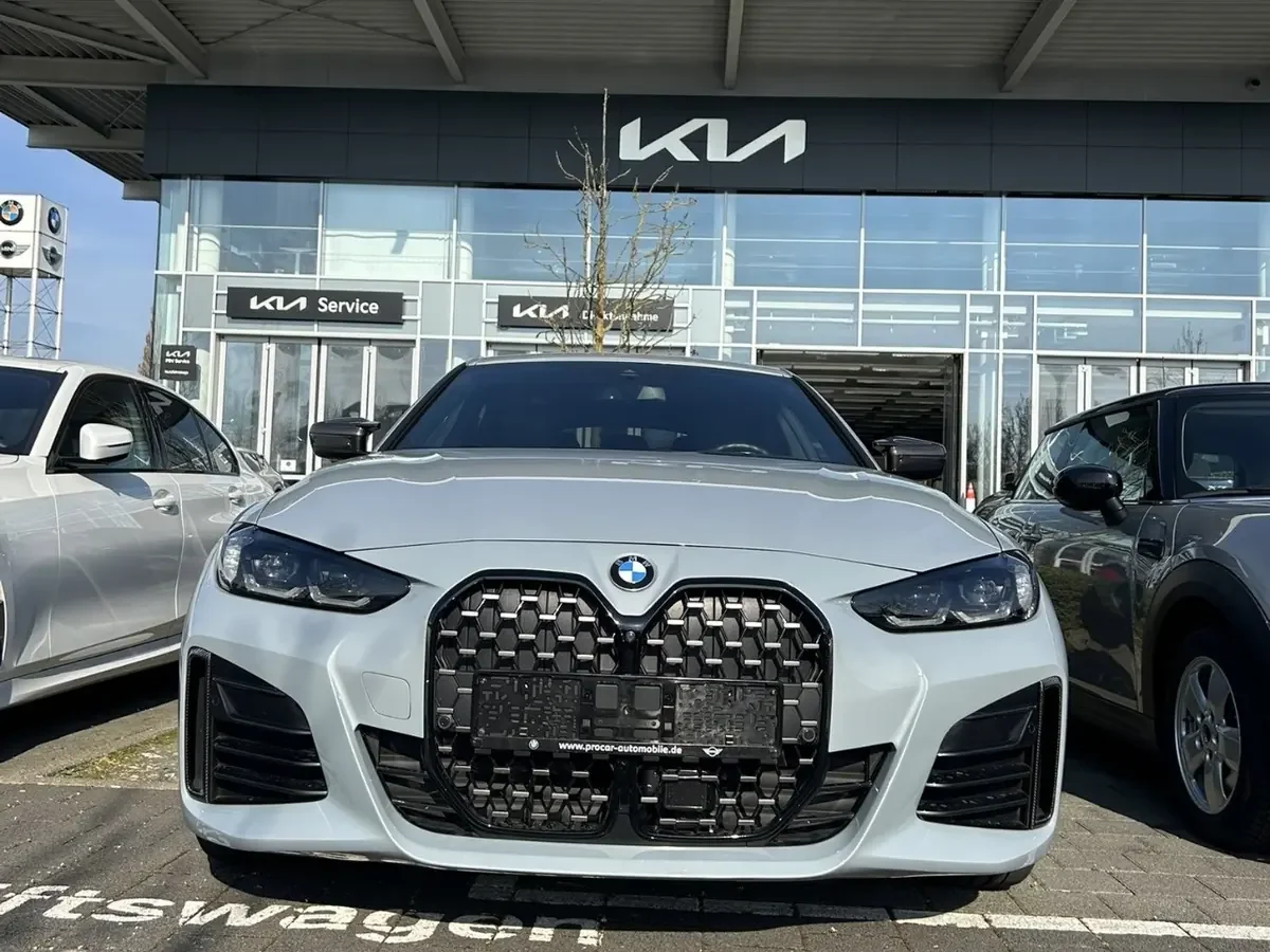 BMW bij een autodealer in Duitsland